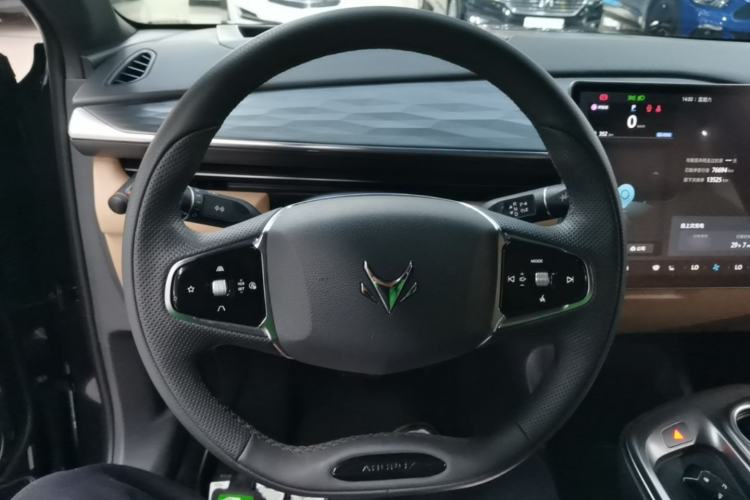 Used ARCFOX Alpha T5 2024 660 MAX Steering Wheel