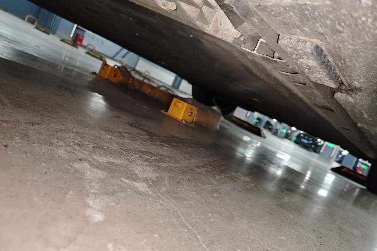 Used ARCFOX Alpha T5 2024 660 MAX Chassis Front Left