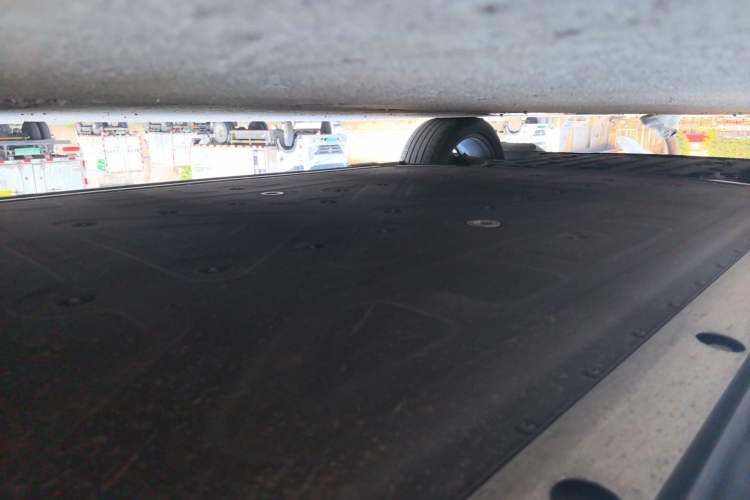 Used ARCFOX Alpha T5 2024 520 MAX Chassis Rear Left