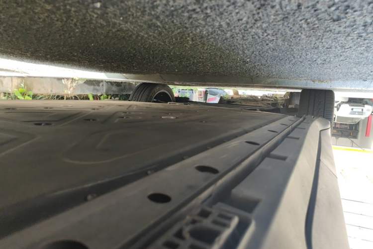 Used ARCFOX Alpha T5 2024 660 MAX Chassis Rear Left
