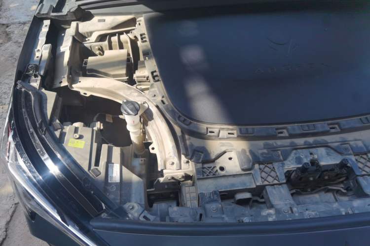 Used ARCFOX Alpha T5 2024 520 PRO Engine Bay Right