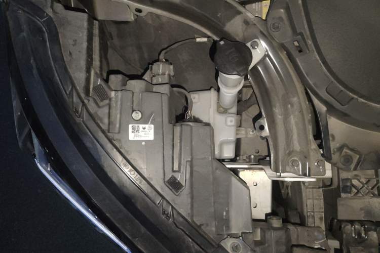 Used ARCFOX Alpha T5 2024 520 PRO Engine Bay Right