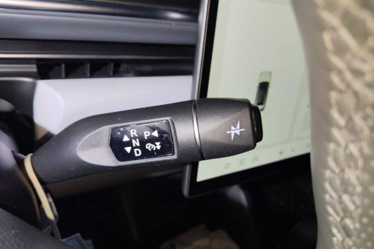 Used ARCFOX Alpha T5 2024 520 PRO Gear Lever