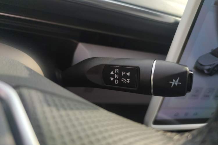 Used ARCFOX Alpha T5 2024 660 MAX Gear Lever
