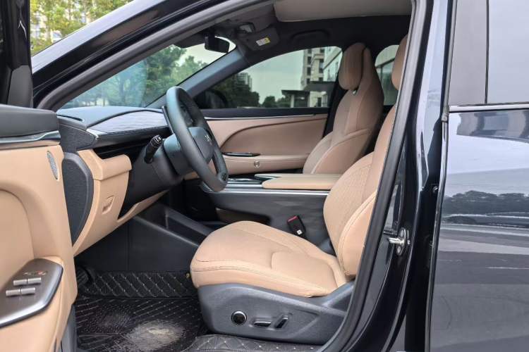 Used ARCFOX Alpha T5 2024 520 MAX Interior 4