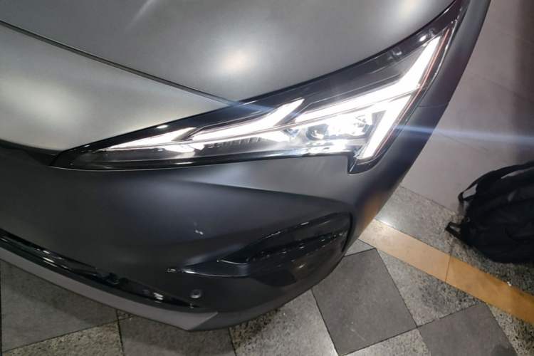 Used ARCFOX Alpha T5 2024 660 MAX Left Front Headlight