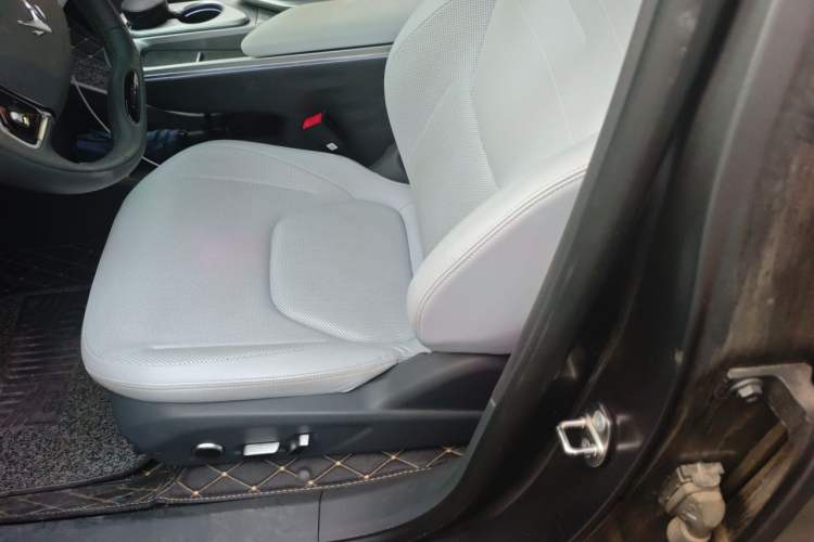Used ARCFOX Alpha T5 2024 660 MAX Left Front Seat