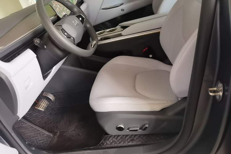 Used ARCFOX Alpha T5 2024 660 MAX Left Front Seat