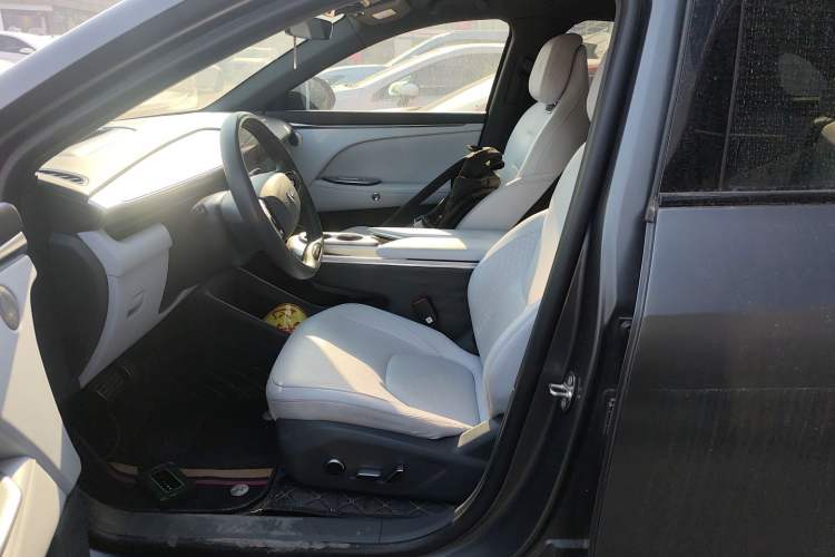 Used ARCFOX Alpha T5 2024 660 MAX Left Front Seat