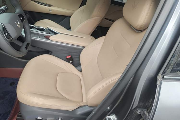 Used ARCFOX Alpha T5 2024 520 MAX Left Front Seat