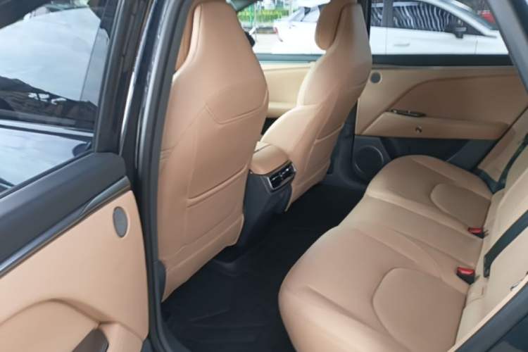 Used ARCFOX Alpha T5 2024 520 MAX Left Rear Seat