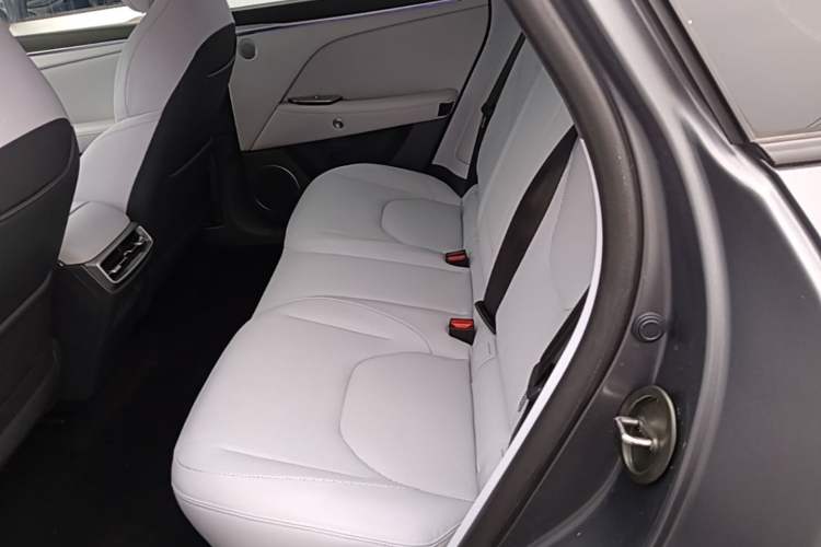 Used ARCFOX Alpha T5 2024 520 MAX Left Rear Seat