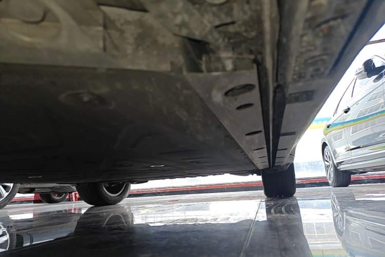 Used ARCFOX Alpha T5 2024 520 MAX Left Side Sill