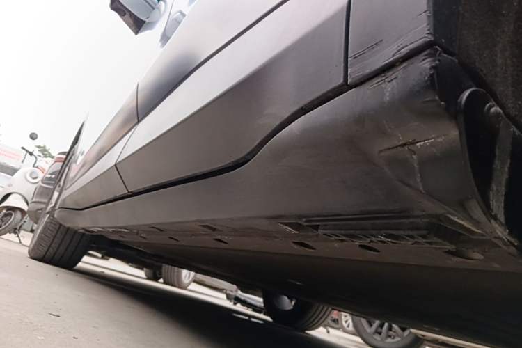Used ARCFOX Alpha T5 2024 520 MAX Left Side Sill