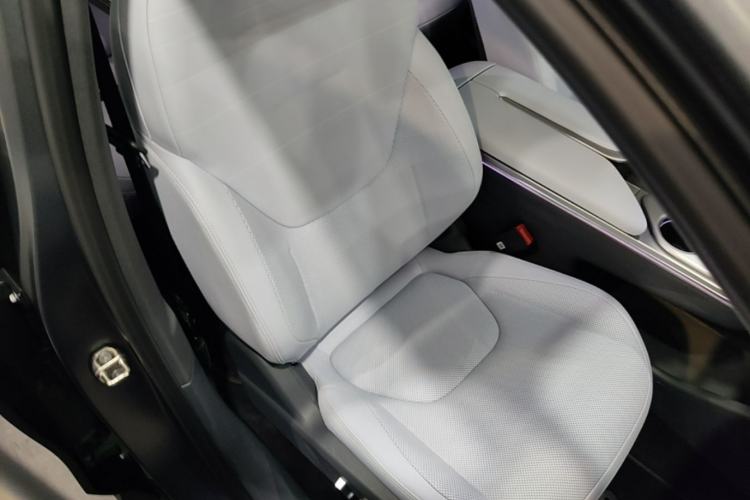 Used ARCFOX Alpha T5 2024 660 MAX Right Front Seat