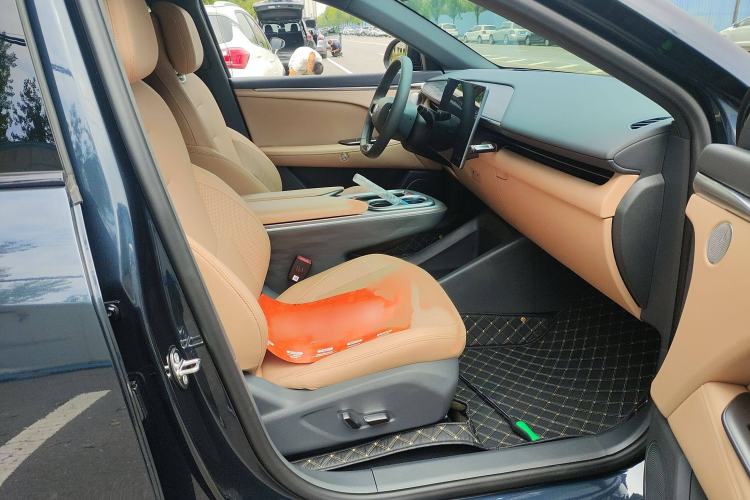 Used ARCFOX Alpha T5 2024 520 MAX Right Front Seat