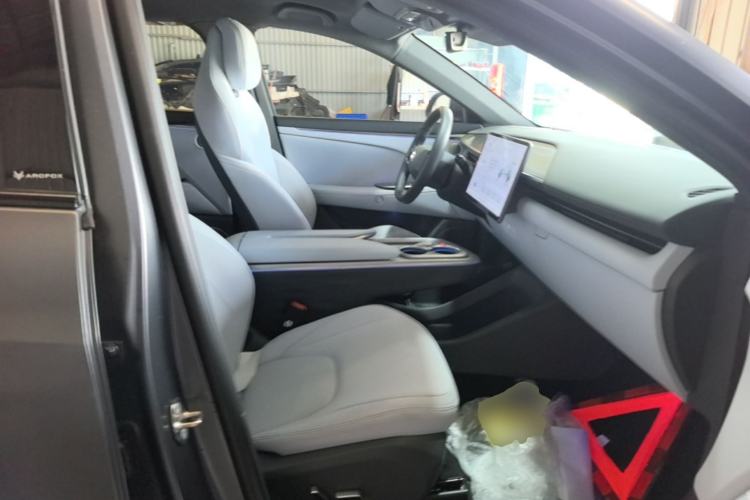 Used ARCFOX Alpha T5 2024 660 MAX Right Front Seat