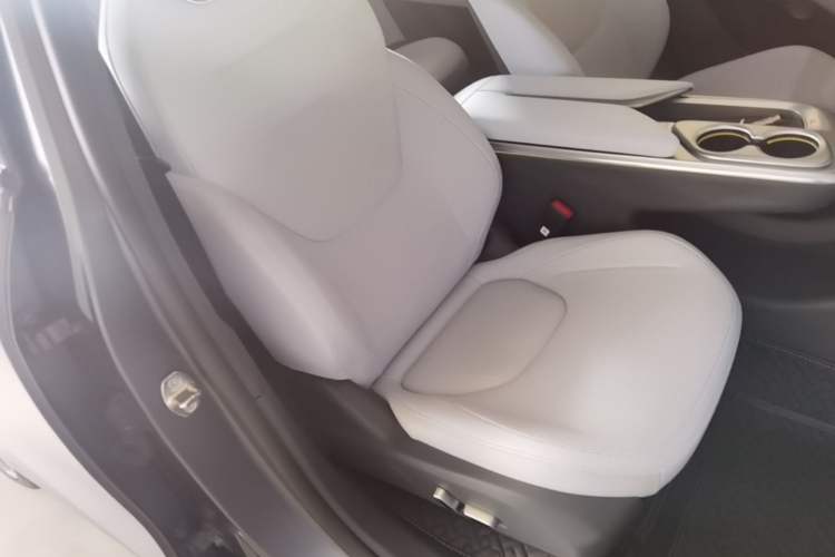 Used ARCFOX Alpha T5 2024 660 MAX Right Front Seat