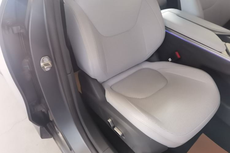 Used ARCFOX Alpha T5 2024 660 MAX Right Front Seat