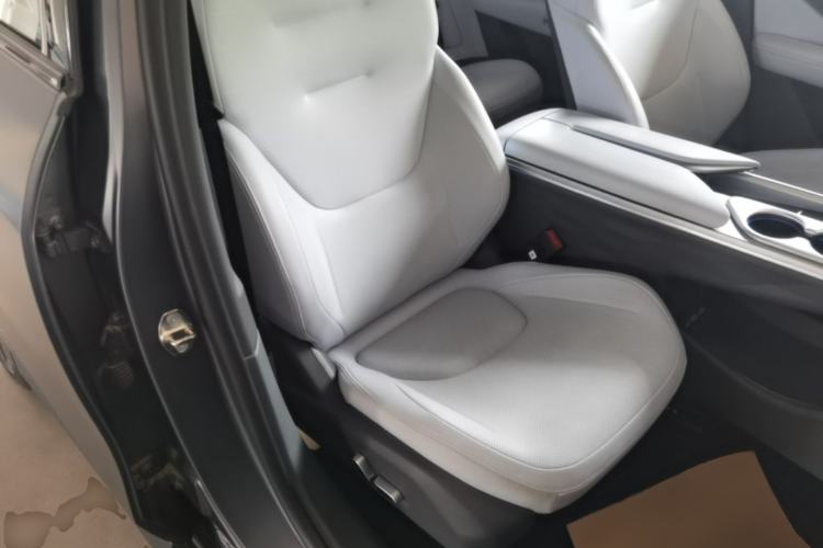 Used ARCFOX Alpha T5 2024 660 MAX Right Front Seat