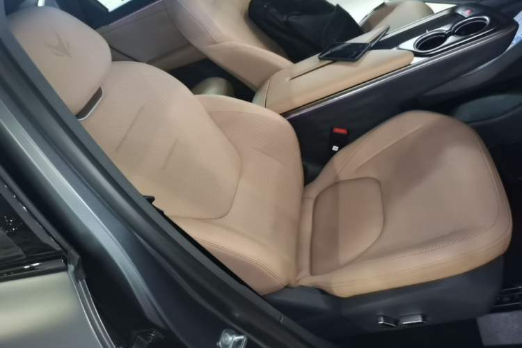 Used ARCFOX Alpha T5 2024 520 MAX Right Front Seat