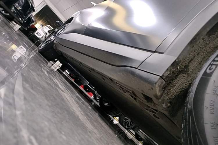 Used ARCFOX Alpha T5 2024 520 PRO Right Side Sill