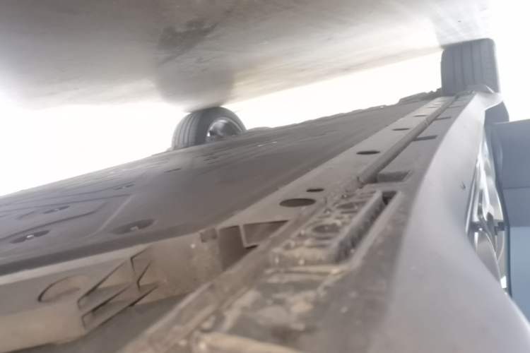Used ARCFOX Alpha T5 2024 660 MAX Right Side Sill