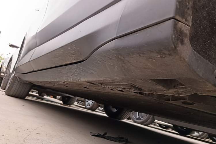 Used ARCFOX Alpha T5 2024 520 MAX Right Side Sill