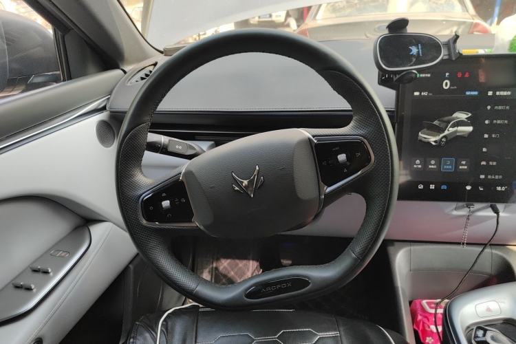 Used ARCFOX Alpha T5 2024 660 MAX Steering Wheel