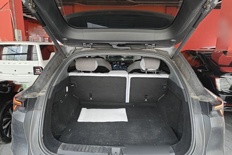 Used ARCFOX Alpha T5 2024 520 MAX Trunk