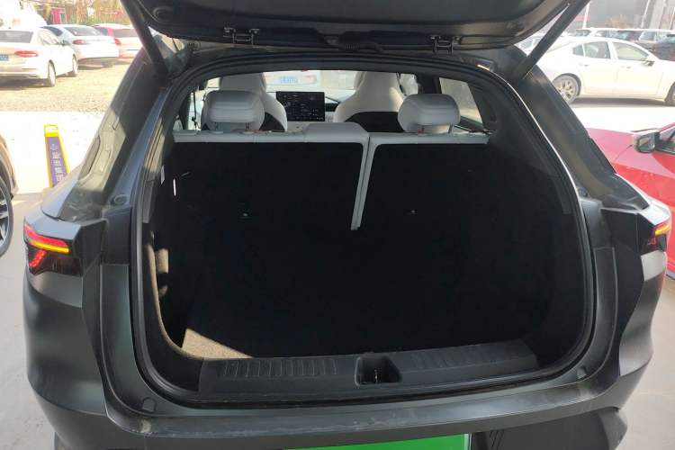 Used ARCFOX Alpha T5 2024 660 MAX Trunk