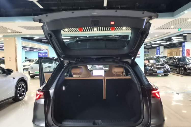 Used ARCFOX Alpha T5 2024 520 MAX Trunk