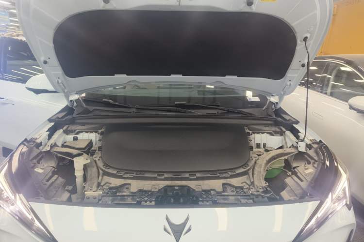 Used ARCFOX Alpha T5 2024 660 MAX Engine Bay