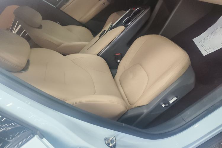 Used ARCFOX Alpha T5 2024 660 MAX Right Front Seat