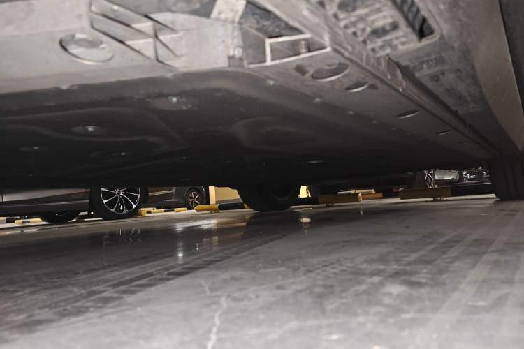 Used ARCFOX Alpha T5 2024 520 MAX Chassis Front Left