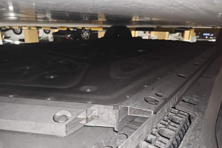 Used ARCFOX Alpha T5 2024 520 MAX Chassis Front Right