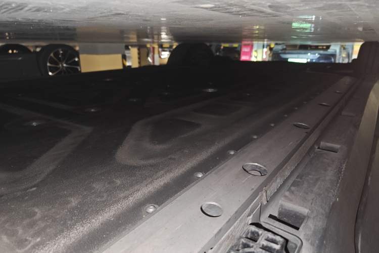 Used ARCFOX Alpha T5 2024 520 MAX Chassis Rear Left