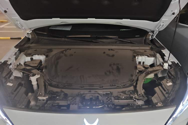 Used ARCFOX Alpha T5 2024 520 MAX Engine Bay