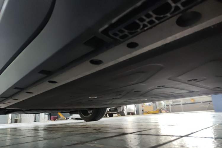 Used ARCFOX Alpha T5 2024 660 MAX Chassis Rear Left