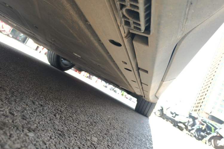 Used ARCFOX Alpha T5 2024 520 MAX Chassis Rear Right