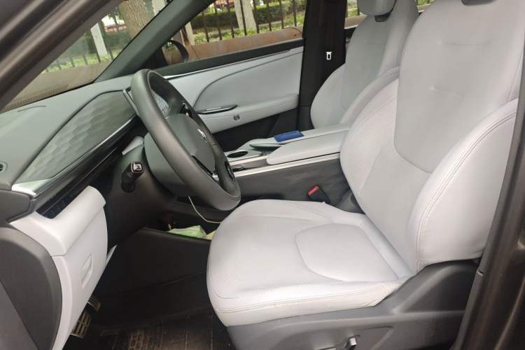 Used ARCFOX Alpha T5 2024 520 PRO Left Front Seat