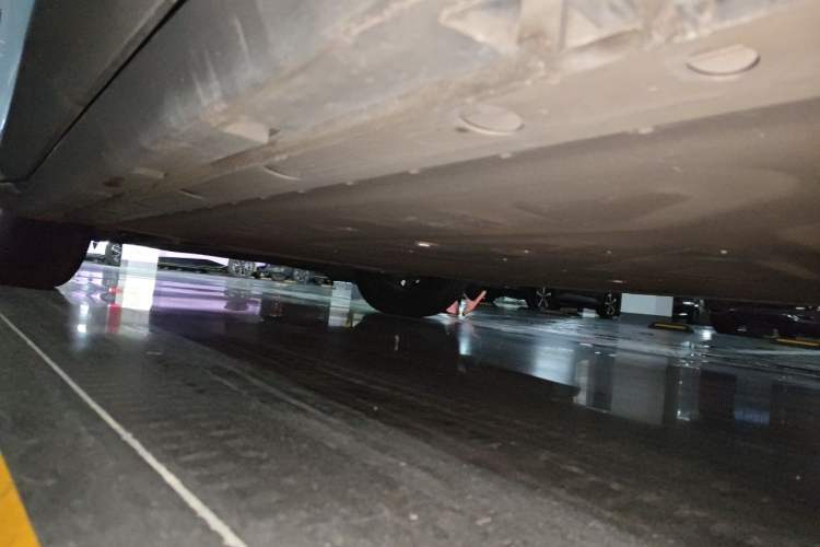 Used ARCFOX Alpha T5 2024 520 MAX Chassis Rear Left