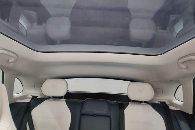 Used ARCFOX Alpha T5 2024 520 MAX Headliner
