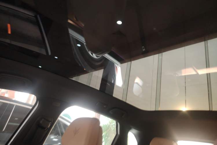 Used ARCFOX Alpha T5 2024 520 MAX Headliner