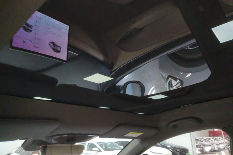Used ARCFOX Alpha T5 2024 660 MAX Headliner
