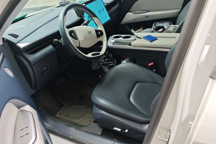 Used ARCFOX Alpha T5 2024 520 PRO Left Front Seat
