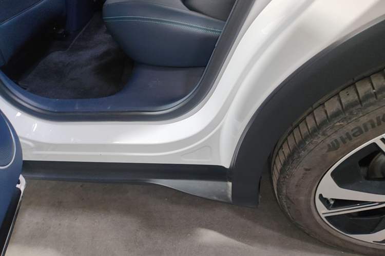 Used ARCFOX Alpha T5 2024 520 MAX Left Side Sill