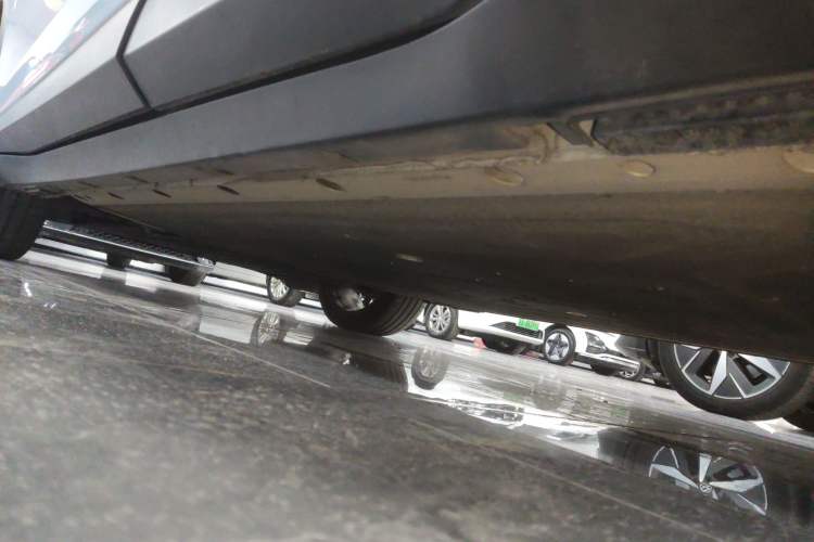 Used ARCFOX Alpha T5 2024 660 MAX Left Side Sill