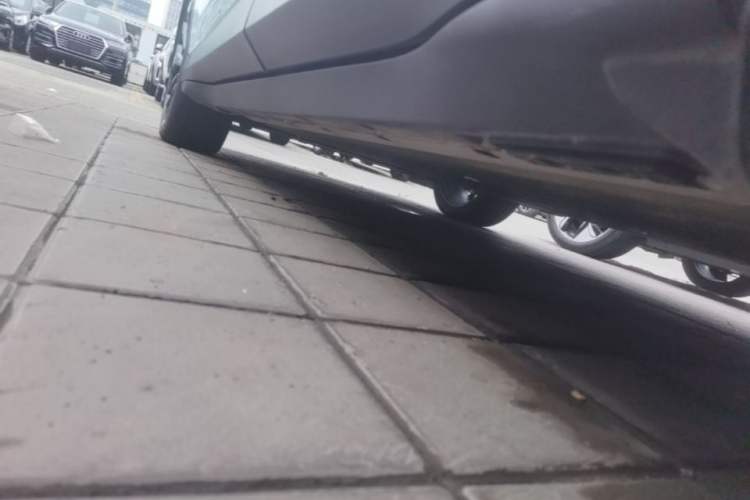 Used ARCFOX Alpha T5 2024 660 MAX Left Side Sill