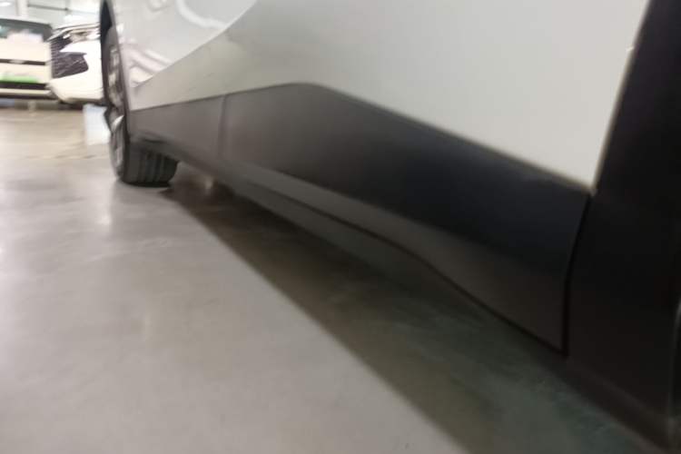 Used ARCFOX Alpha T5 2024 520 PRO Left Side Sill